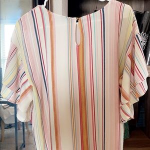 CUTE, flutter sleeve blouse, size small 💗